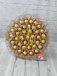 Золотистий великий букет із цукерок Ferrero Rocher, букет из конфет