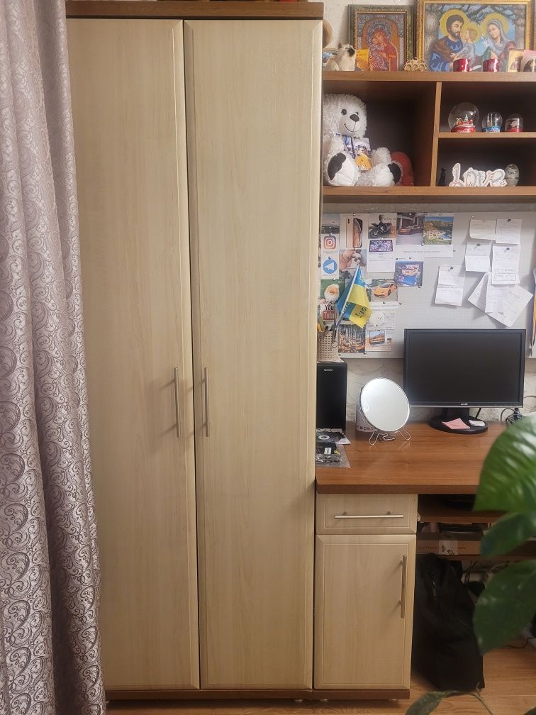 Продам комплект меблів