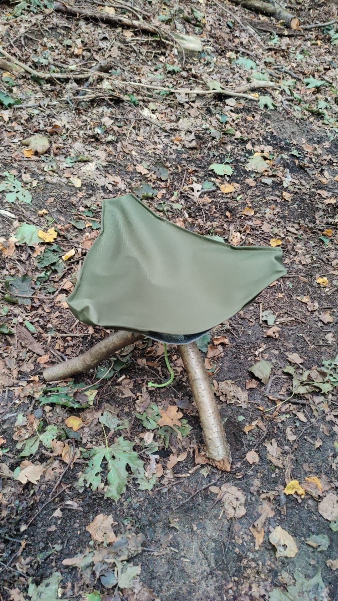 Krzesełko stołek siedzisko turystyczne biwak bushcraft DIY