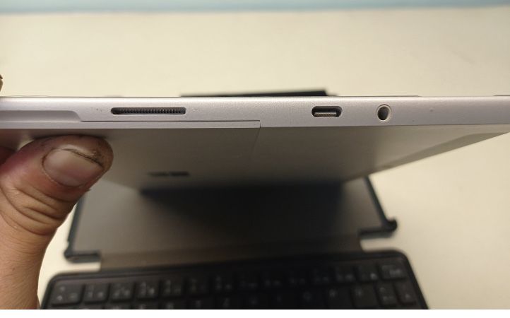 Продам Планшет Microsoft Surface GO 2
