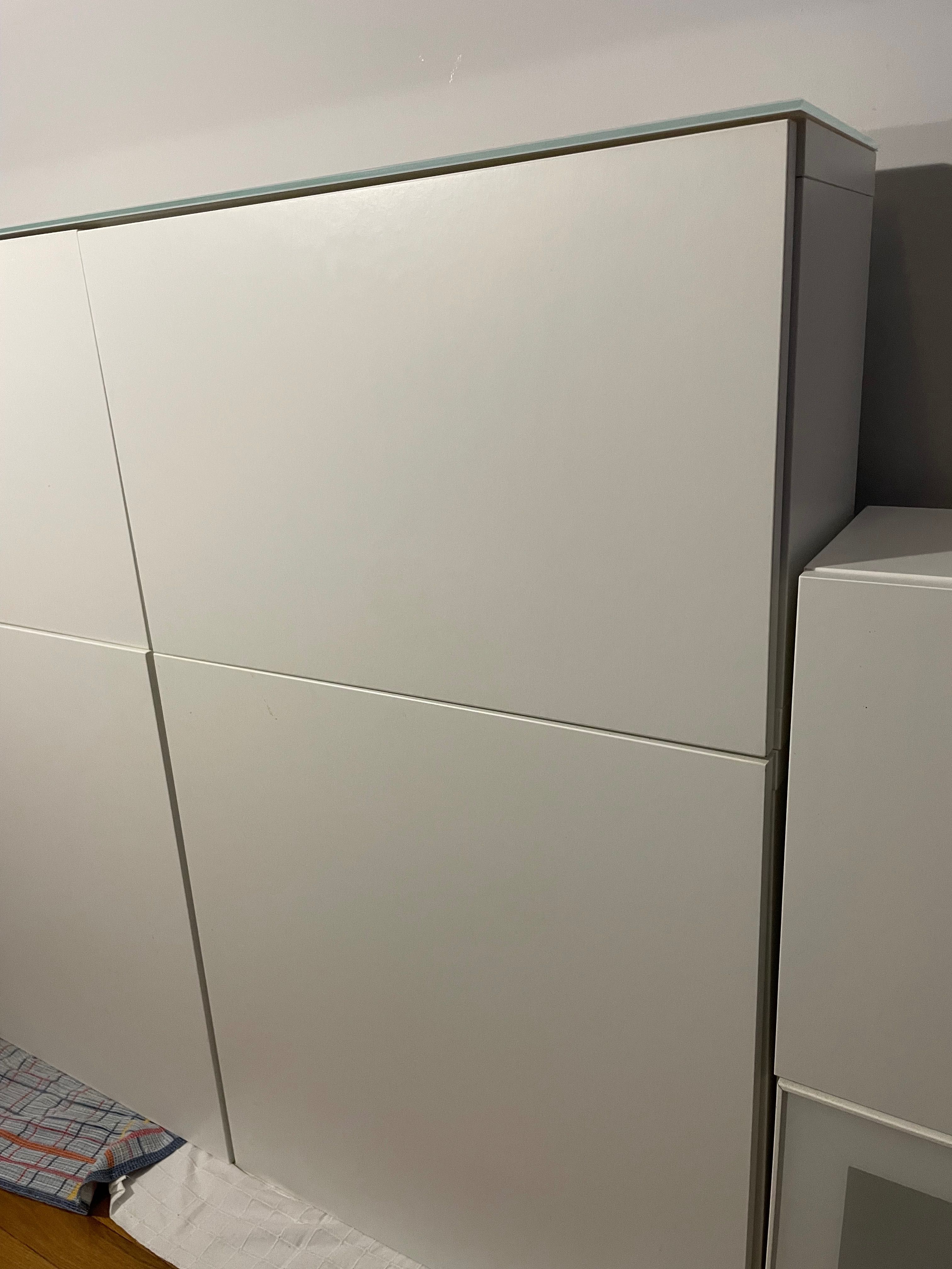 Módulo de 2 Estante Ikea BESTÅ c/porta branca, 60x22x64 + 60x22x38 cm