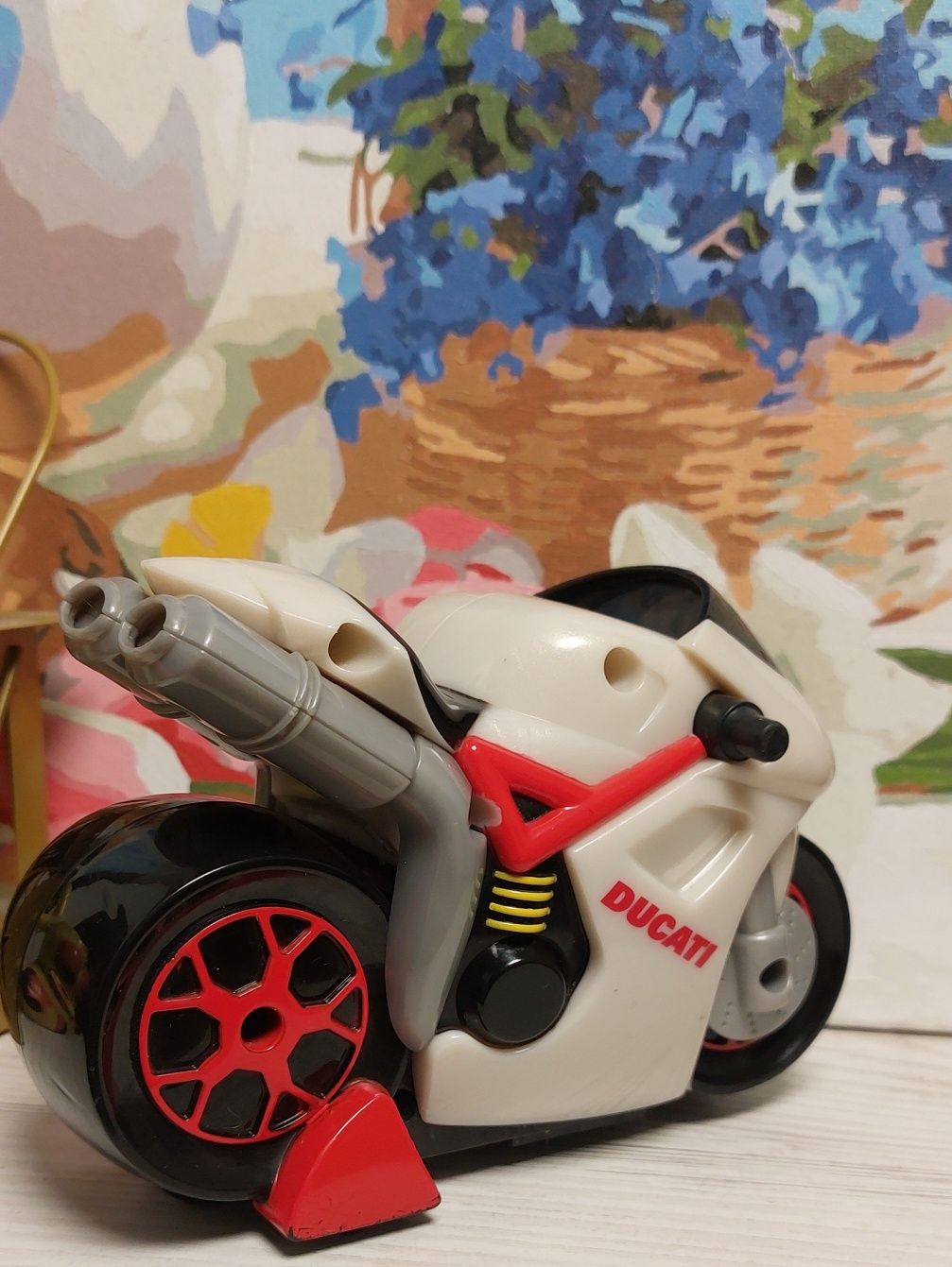 Іграшковий мотоцикл Chicco Ducati