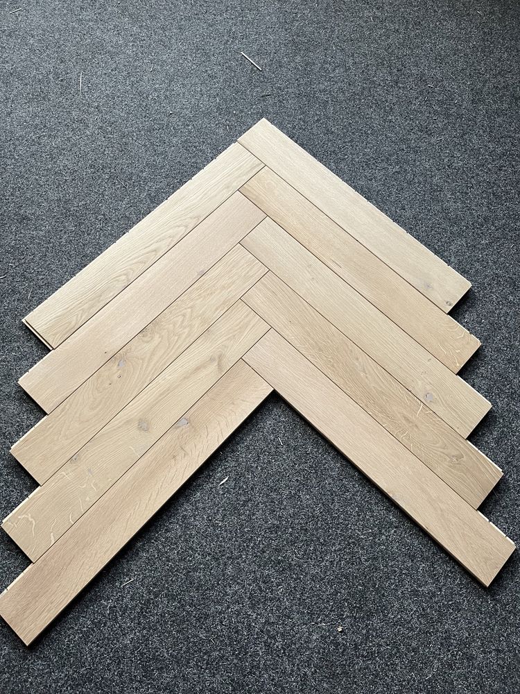 Jodełka Klasyczna Dąb Rustic, 4faza,Szczotka, Surowa, 15x90x600mm