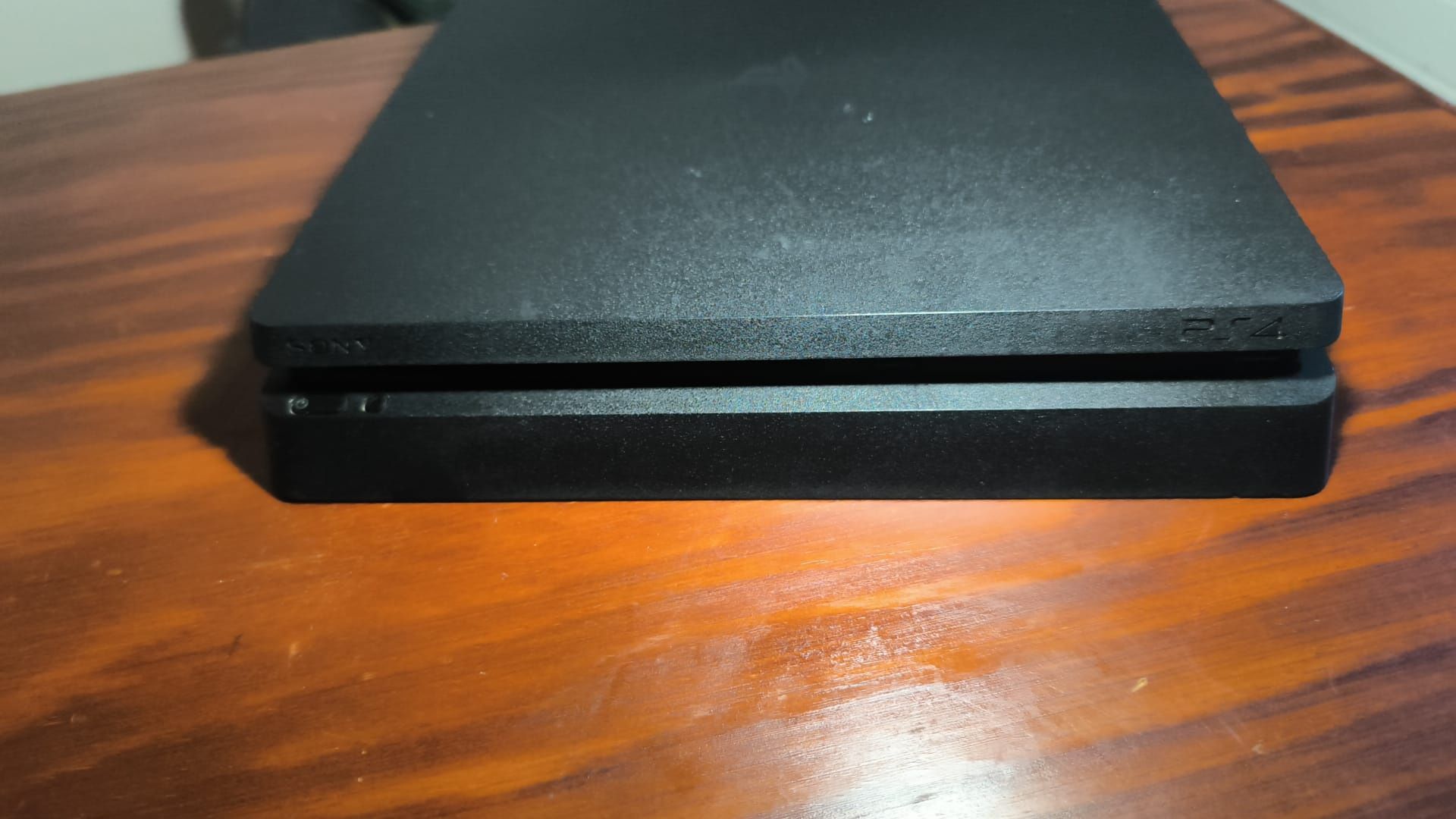 PS4 Slim 1TB,3 jogos e um comando, posso abaixar o preço!
