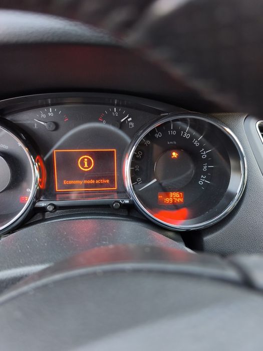 Продам Пежо 5008  2011г. после ДТП.