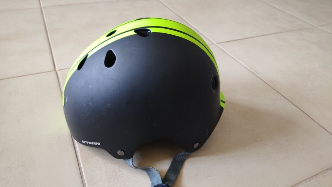 Kask na rower, deskorolkę, hulajnogę (rowerowy, sportowy)