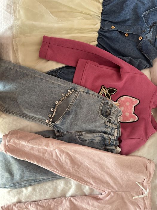 Набір речей на дівчинку 110-116 см зростом.