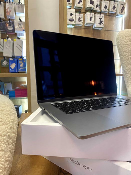 Ноутбук Apple MacBook Air 15" M3 16/256GB Space Gray (MC9D4) 2024