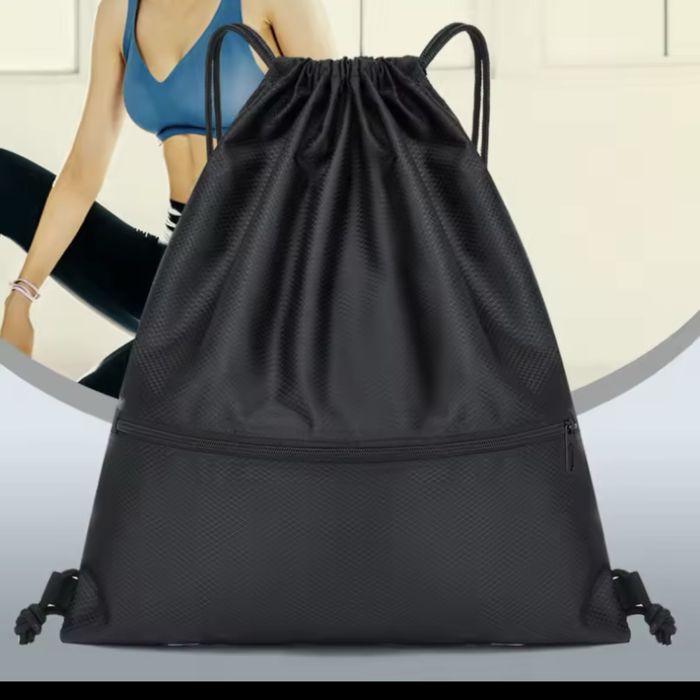 чорна сумка мішок