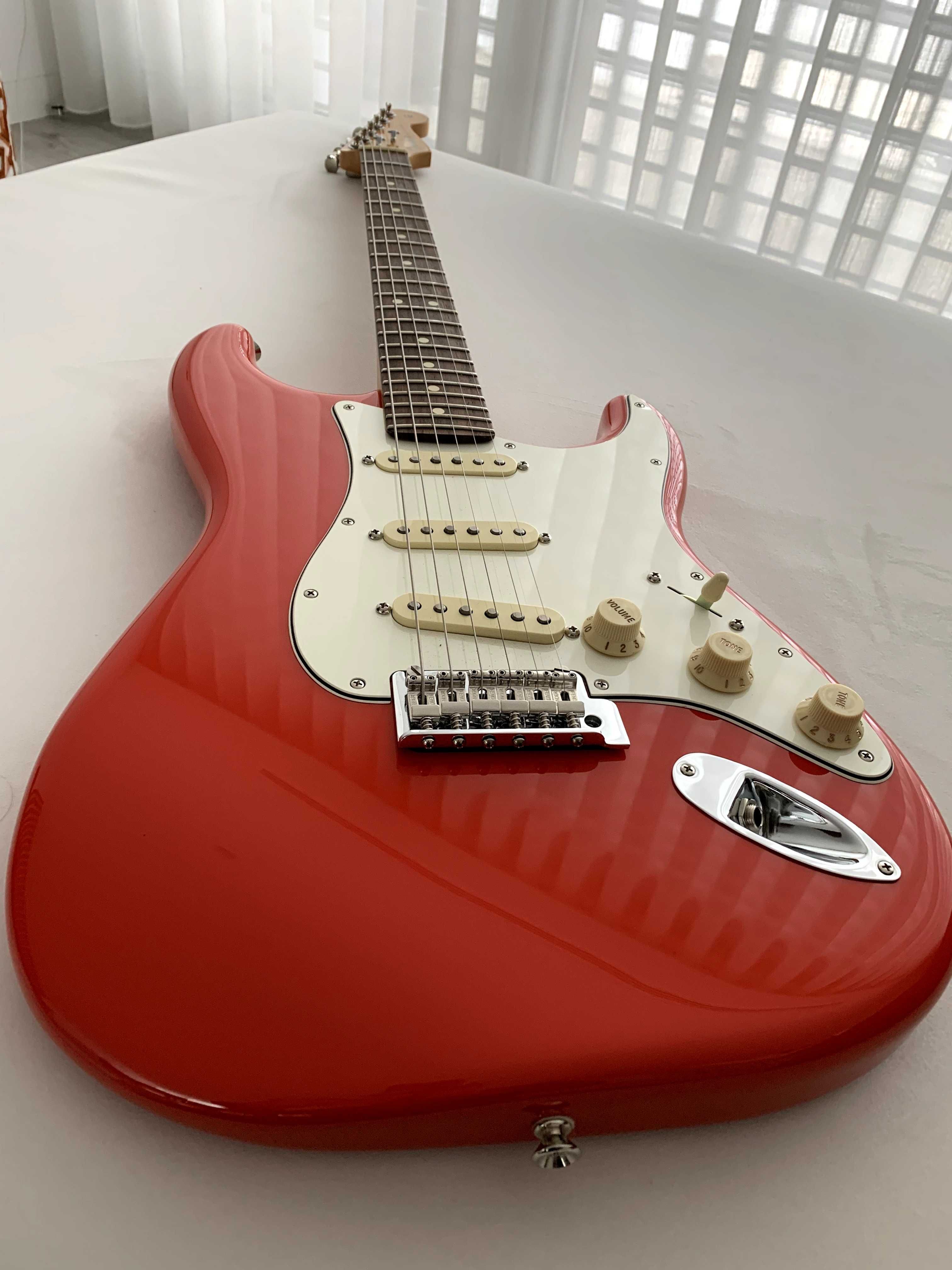Fender Stratocaster Player II (Coral Red)
