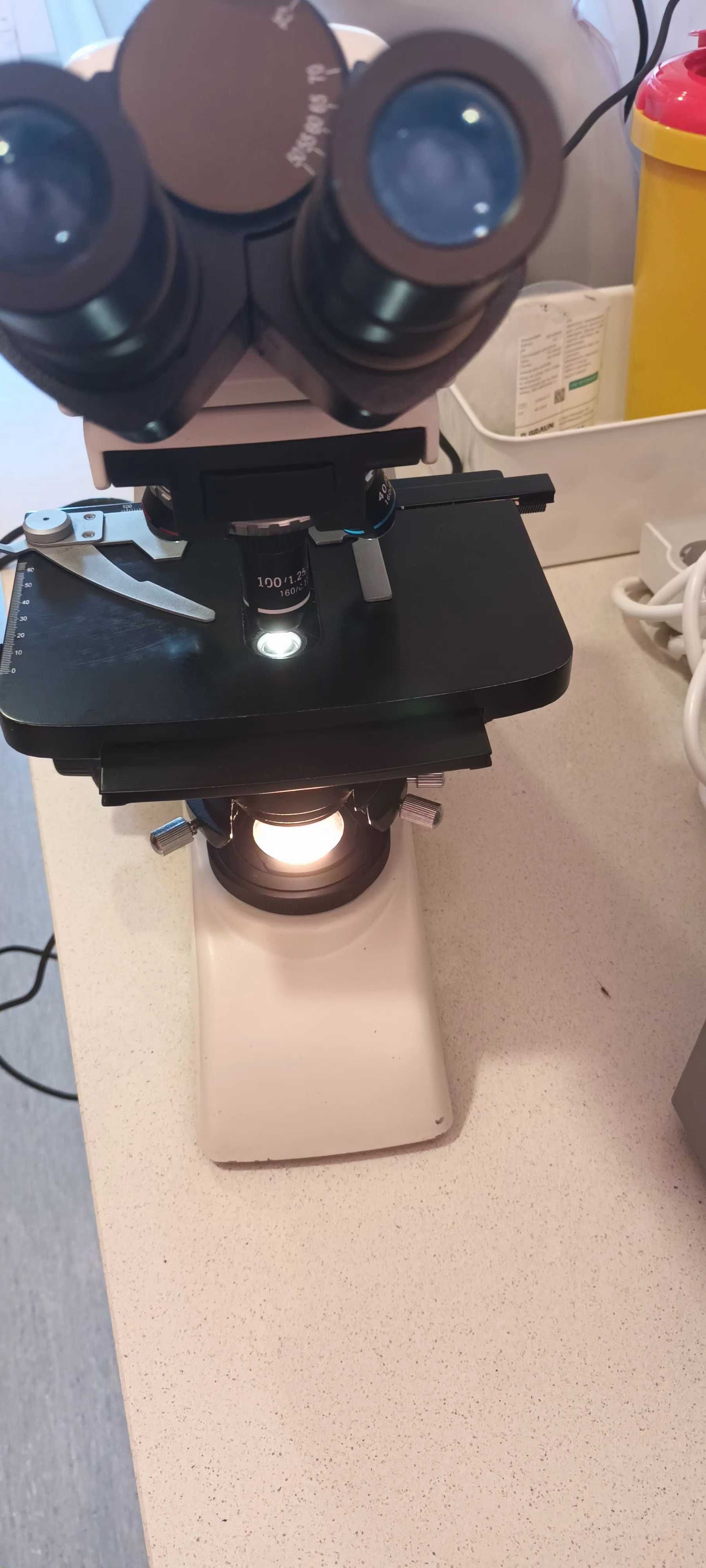Microscópio óptico Microlux IV