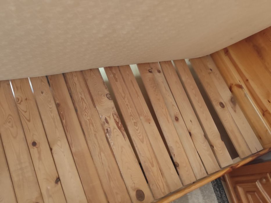 Łóżko z drewna 90x200 plus materac