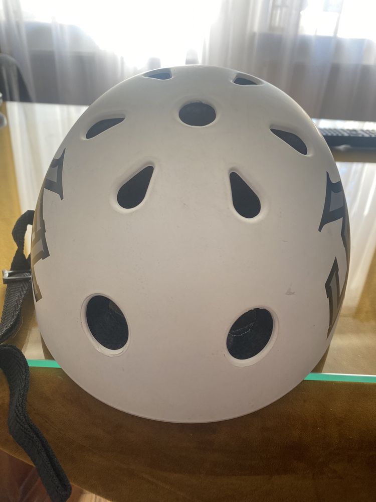 Kask na rolki, wrotki, deskorolkę decathlon L