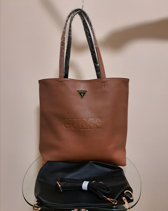 Torebka Guess z kosmetyczką skórzana