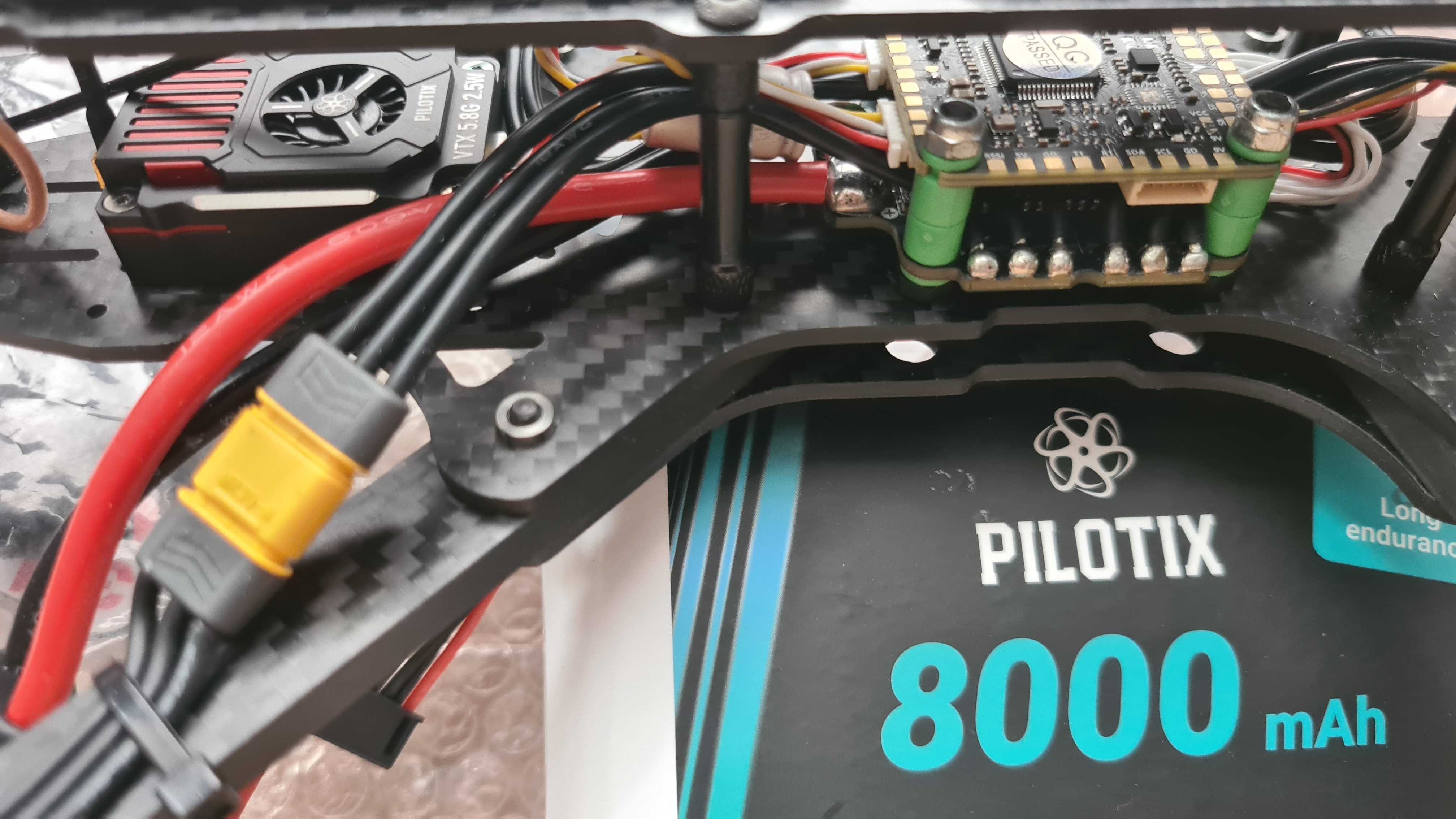 Dron FPV Partizan Rocky 7 F4 V3 VTX 5.8G 2.5W 6S 8000mAh ELRS 915 V3