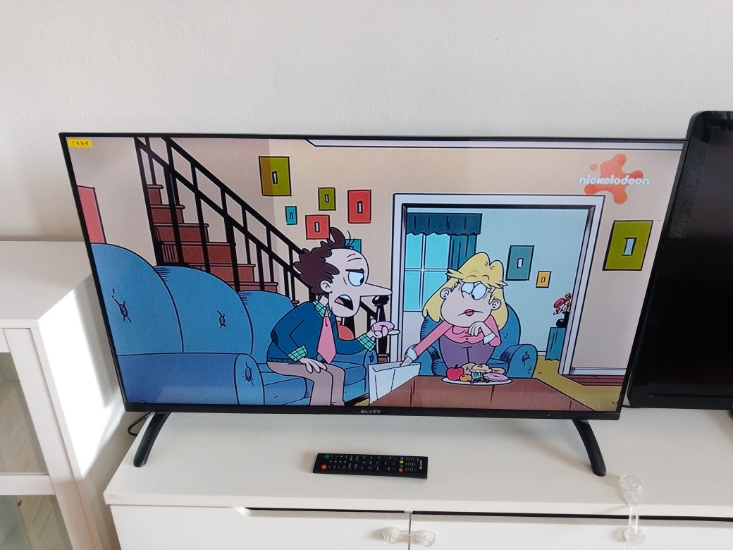 TV LED "Silver" 43" (Como Nova / Damos Garantia) Não é Smart