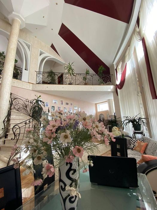 Розкішний будинок в Золотому Трикутнику (189-473)