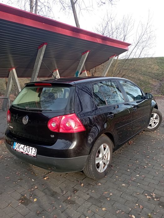 Volkswagen Golf 5 w sam raz na pierwszy samochód dla młodego kierowcy