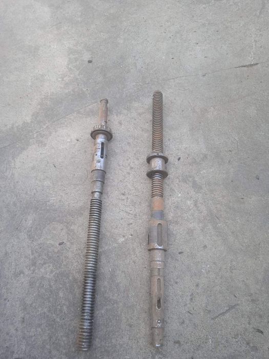 Продам вал з різьбою