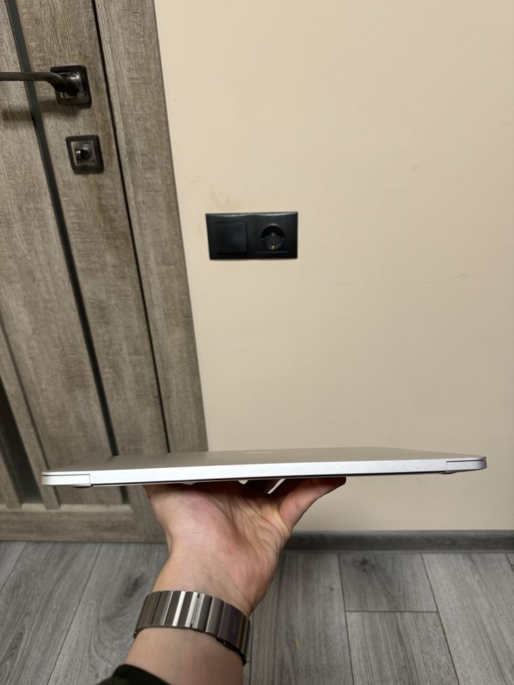 Macbook pro 13 2017 core i5 3.1ghz 16/256gb touchbar