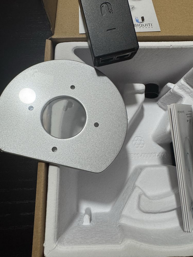 UNIFI AP LR. Access Point