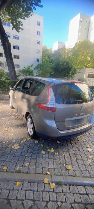 Renault granscenic 2010