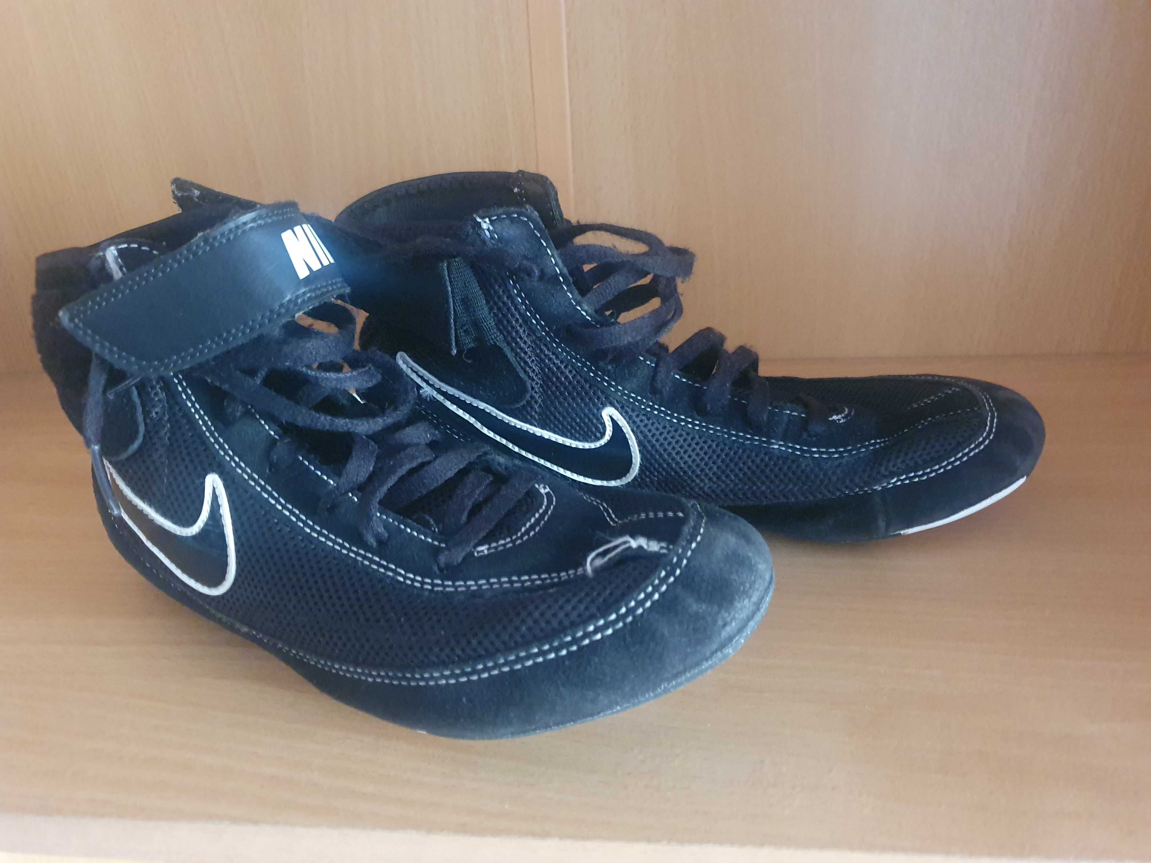 Buty zapaśniczki r. 38