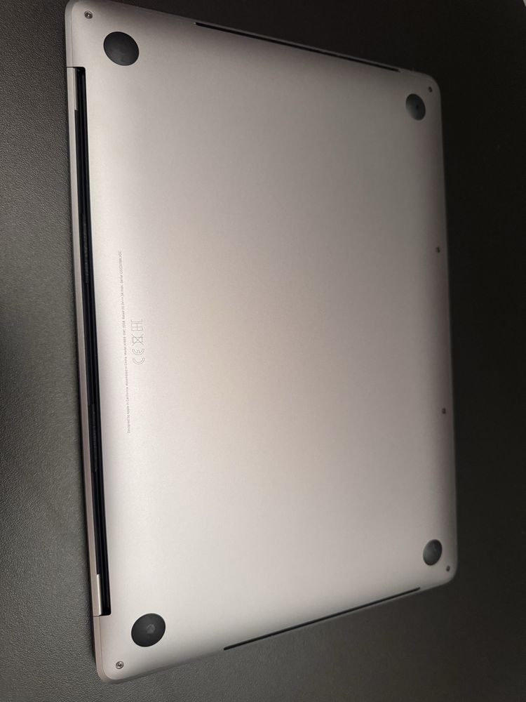 Macbook Pro 13” stan idealny 250 GB Touch bar