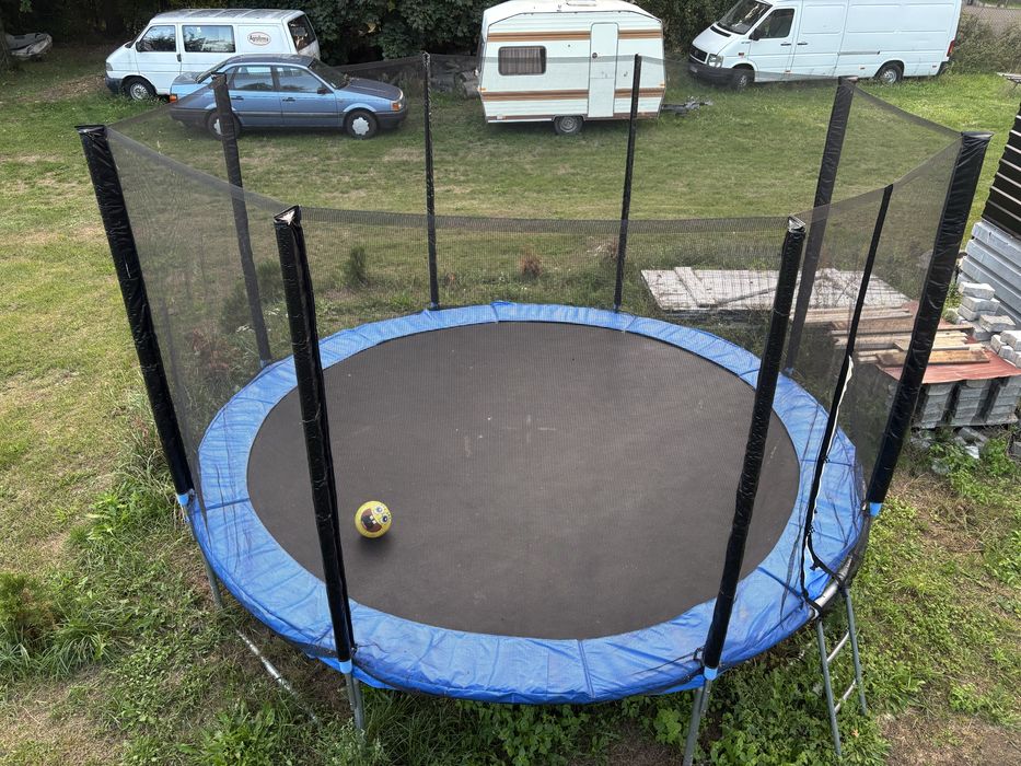 Trampolina ogrodowa