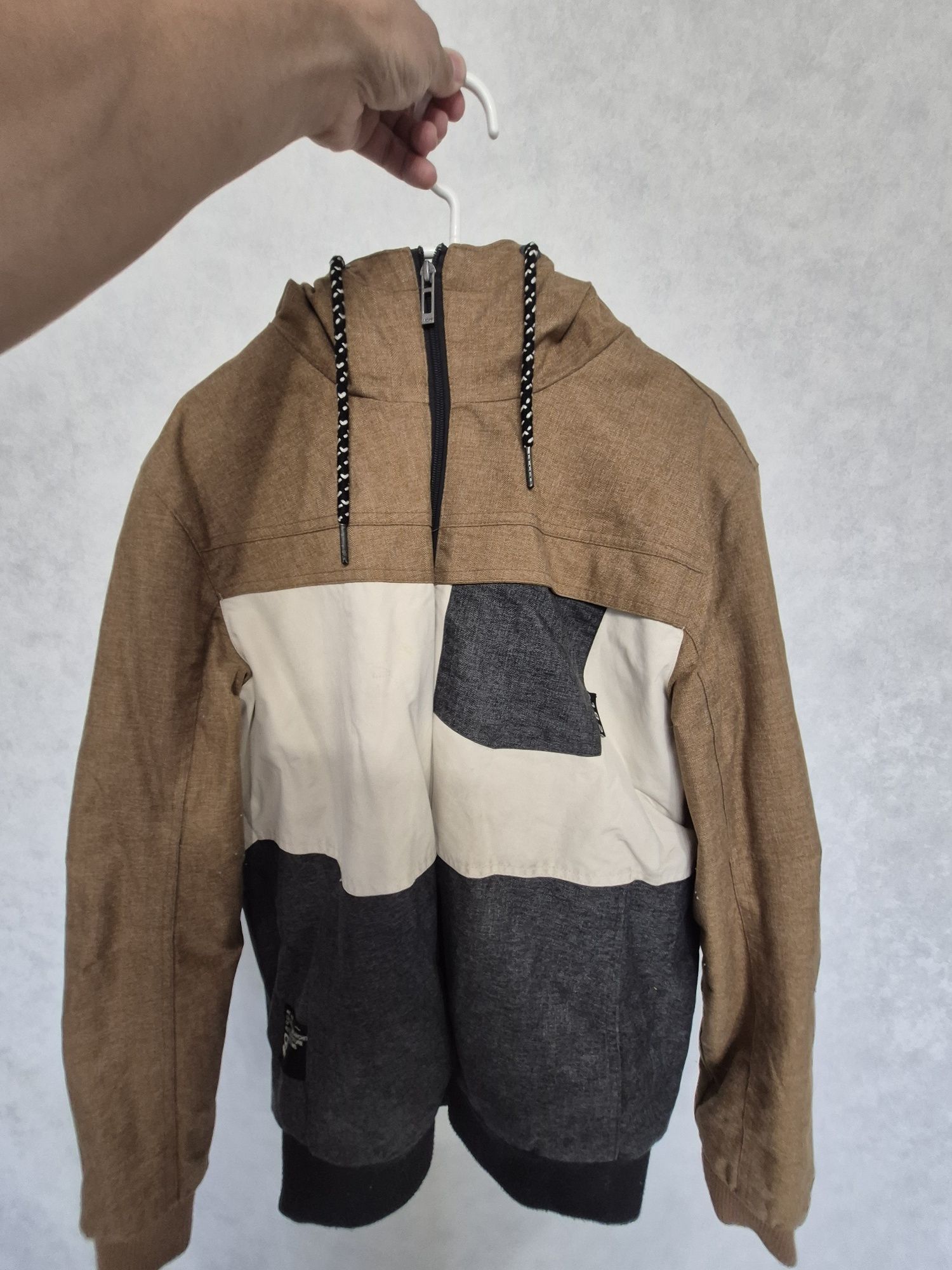 Продам куртку Cropp