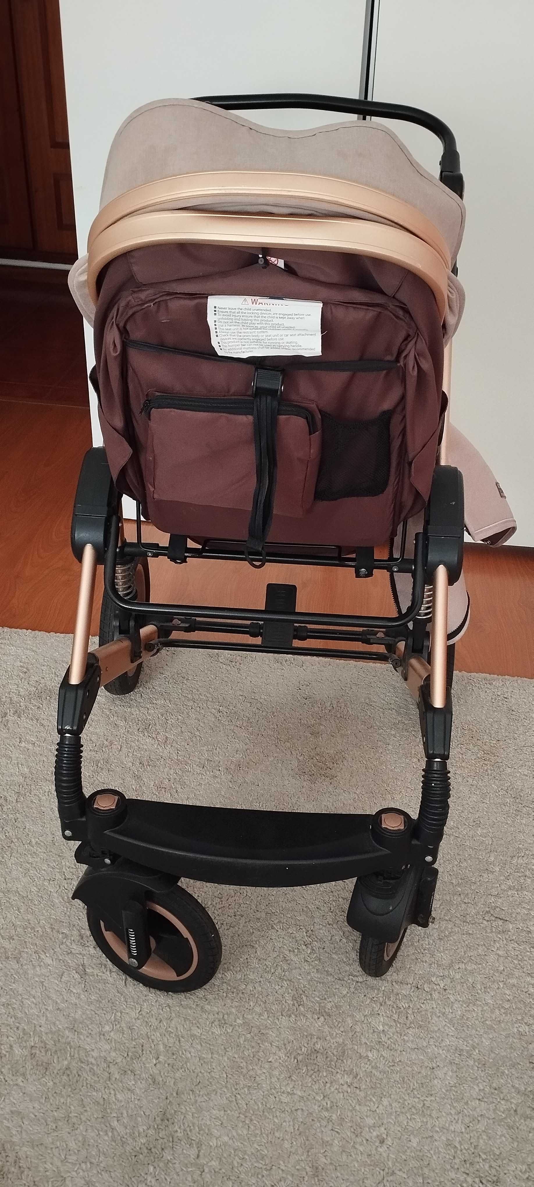 Carrinho de passeio que transforma em alcofa