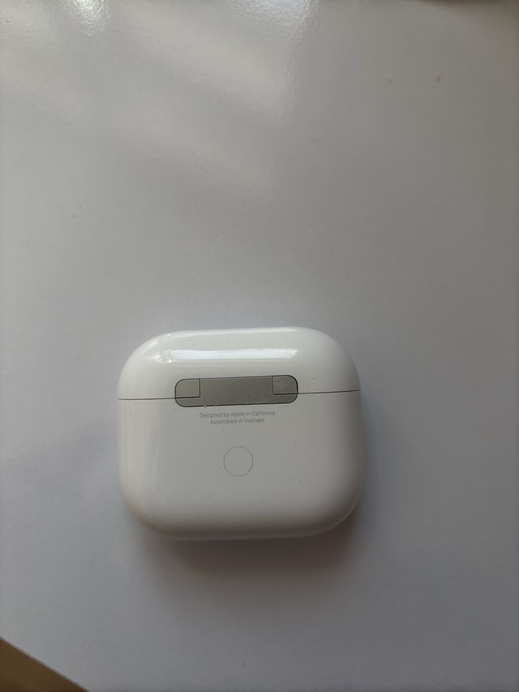 Oryginalne etui ladujace airpods 3