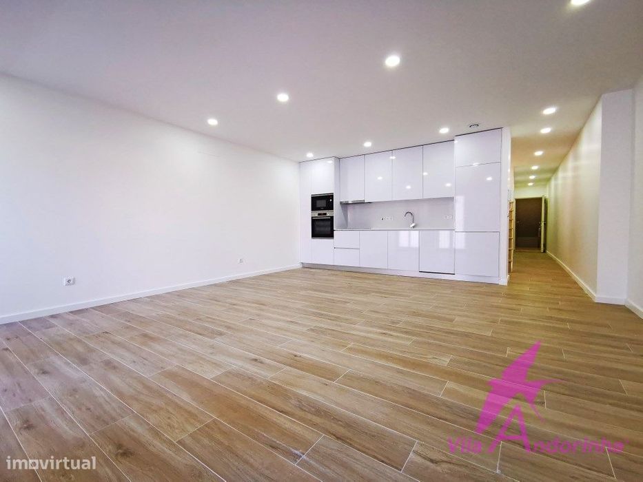Apartamento T2 Duplex com logradouro no centro da cidade na Rua Man...