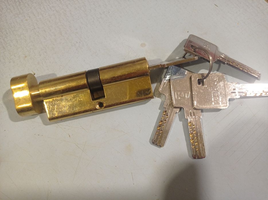 Секрет Универсальный подходит ко всем дверям