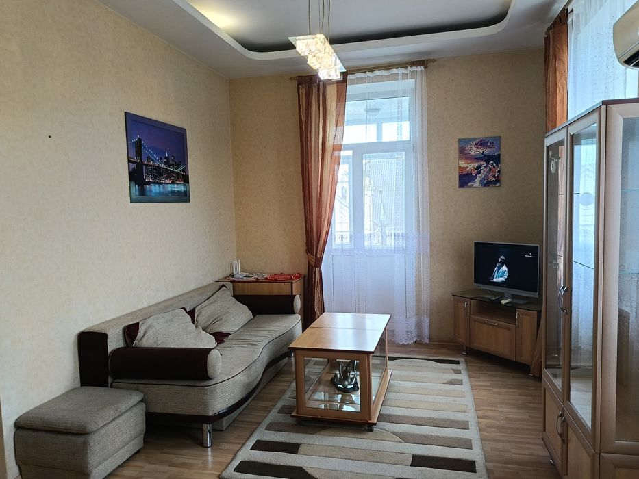 2-к подобово погодино центр А.Артинова Smart.tv