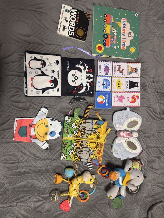 Розвиваючі картки шуршалки чорно білі тактильні іграшки