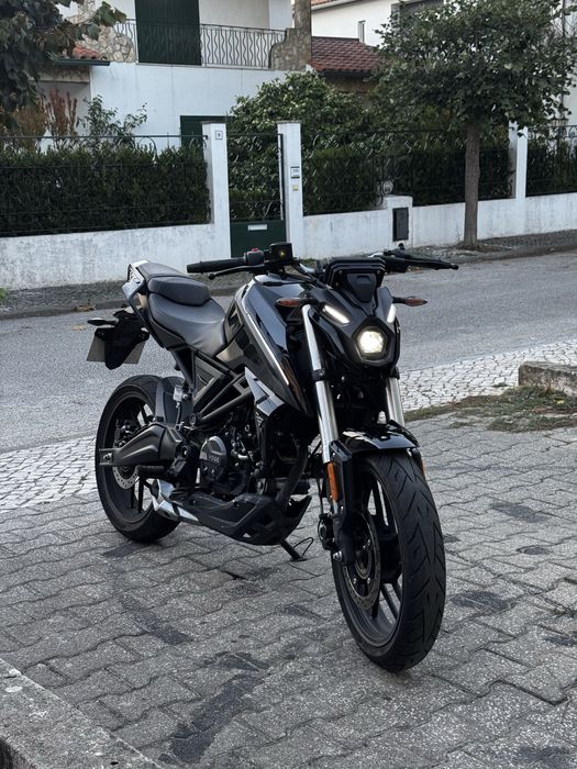 voge 125r ano 2025