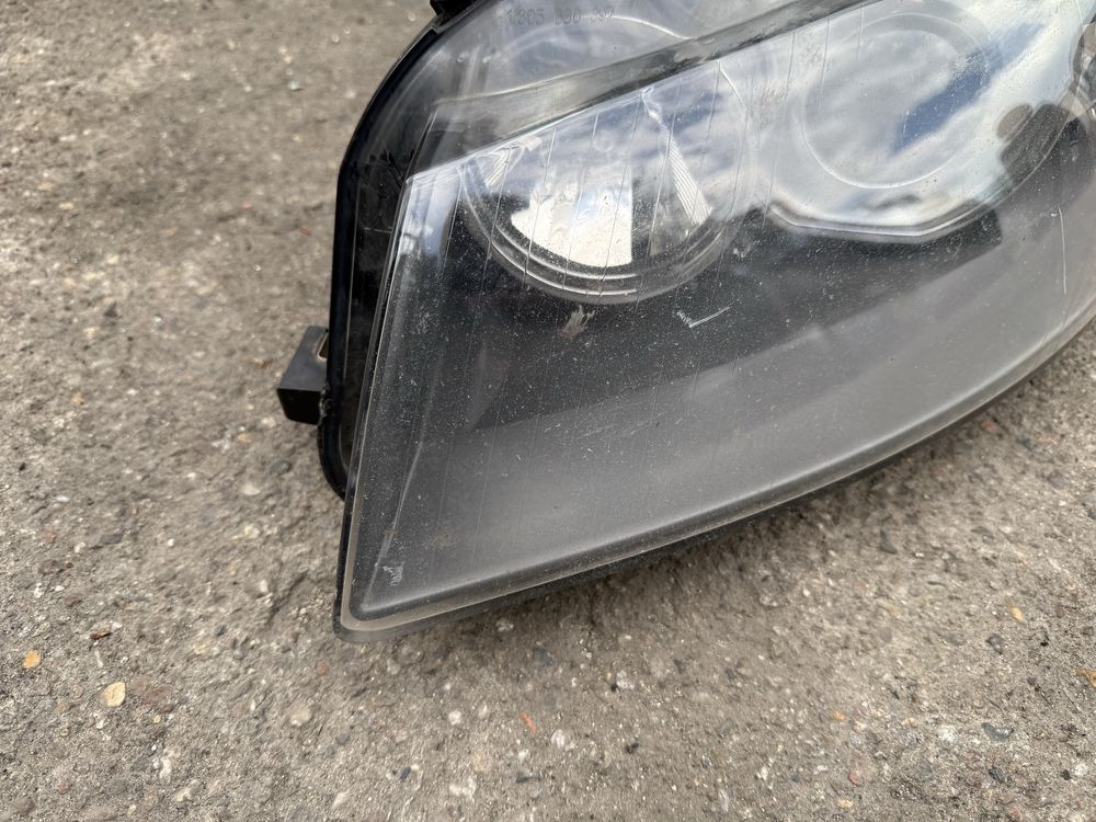 Audi A3 8P Lampa Lewy Przód Xenon
