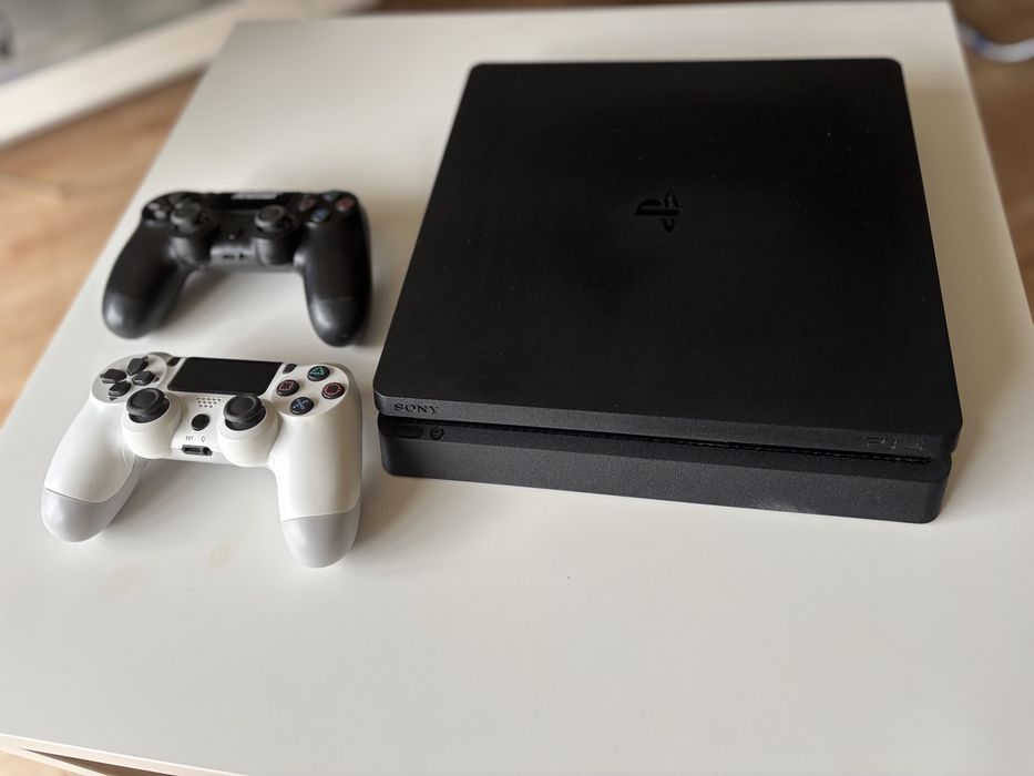 Playstation 4 Slim