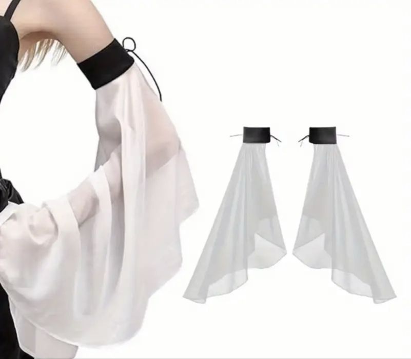 Довгі білі рукава