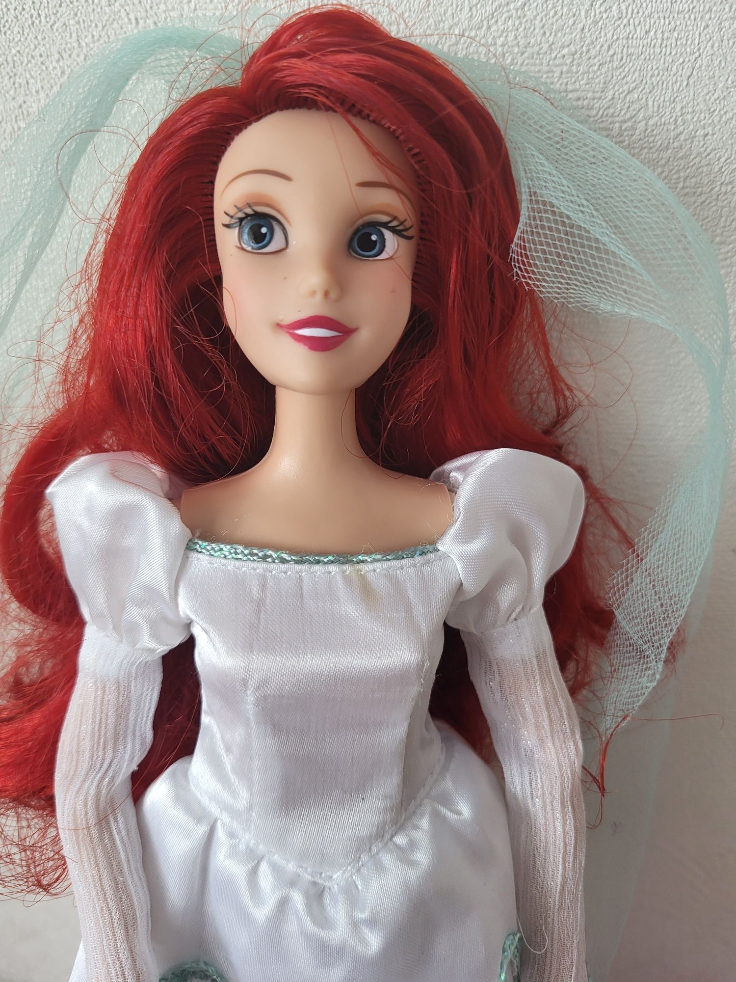 Лялька Disney Аріель весільна сукня