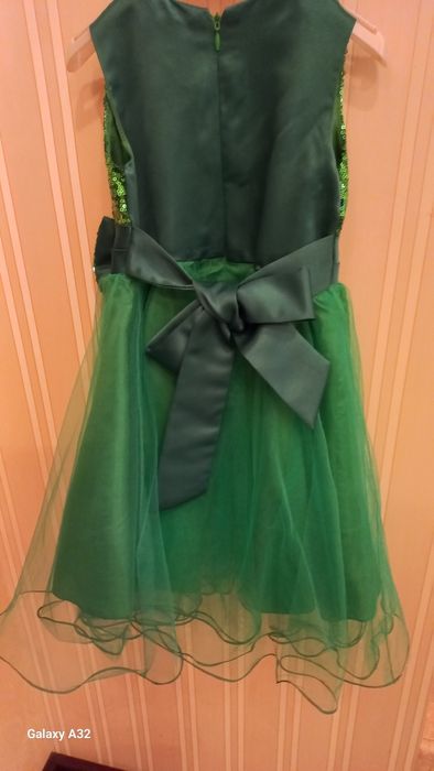 Святкові дитячі сукні