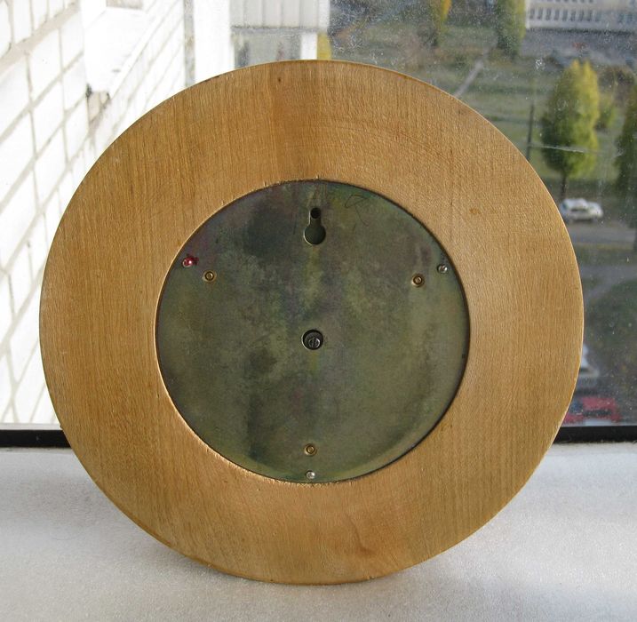 Барометр-анероид  с термометром УТЁС.