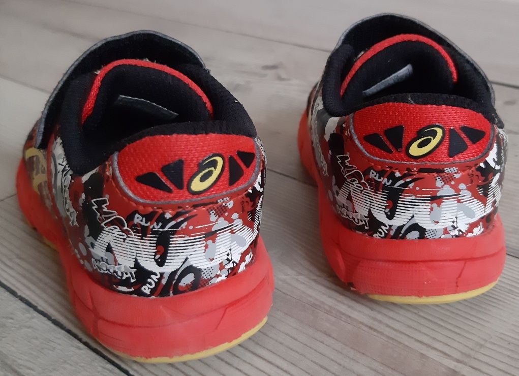 Кросівки Asics (р.22,5)