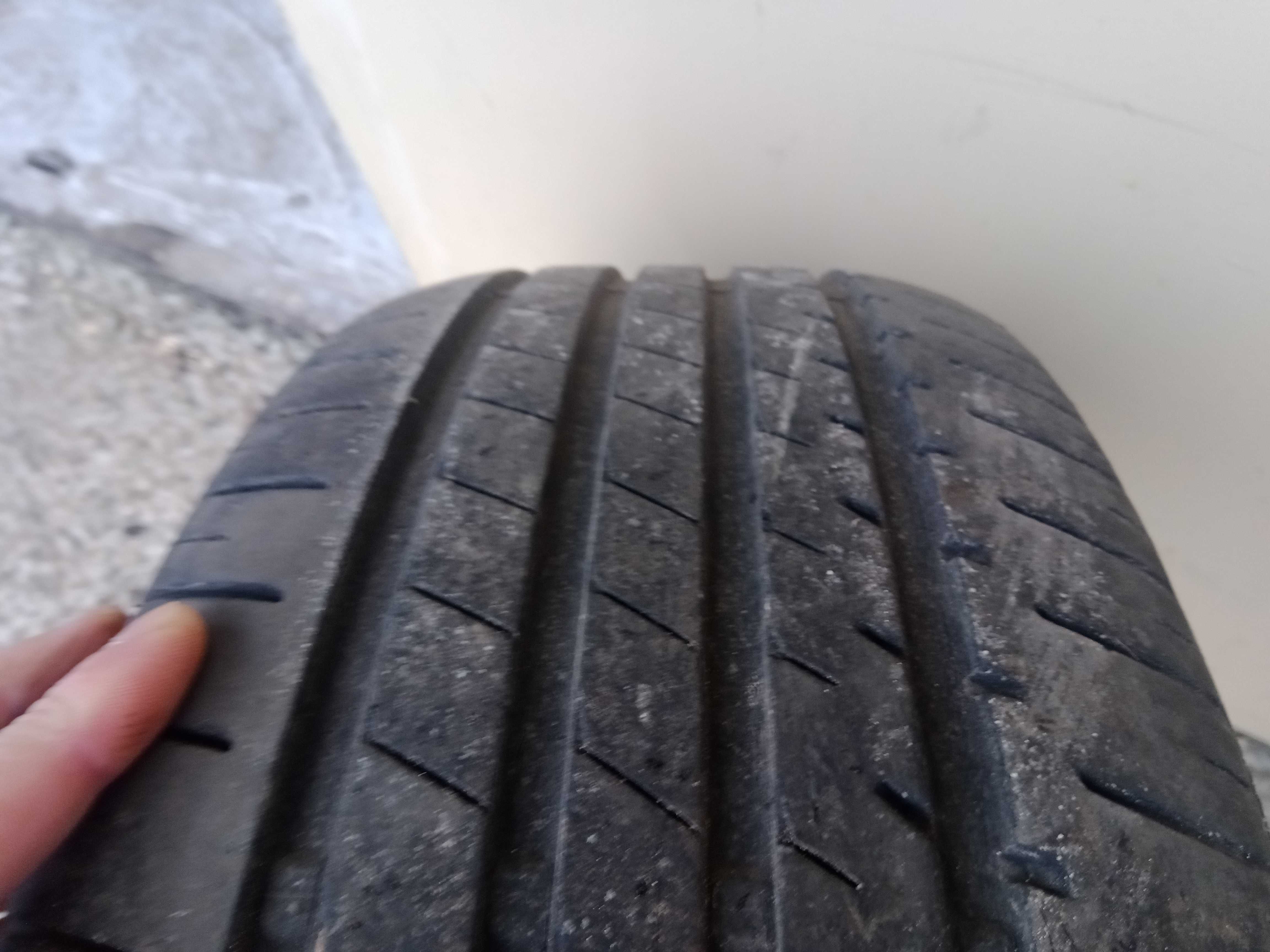 Продам шини пара lassa driveways 215/60 r16 99v