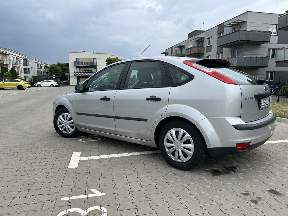 Ford focus 2005 r