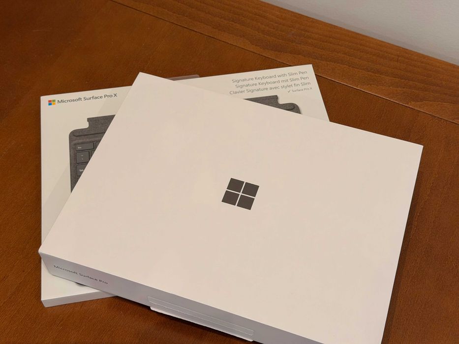 Microsoft Surface Pro 11 (Edycja 11, X Plus) 16 GB RAM, 256 GB SSD +