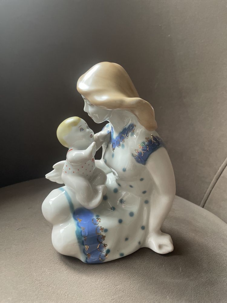 Скульптура «Мама і дитина» Полонський завод художньої кераміки