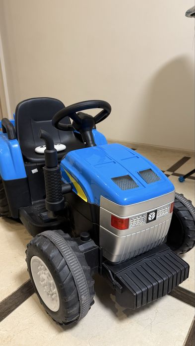 Продам Трактор дитячий на акумуляторі