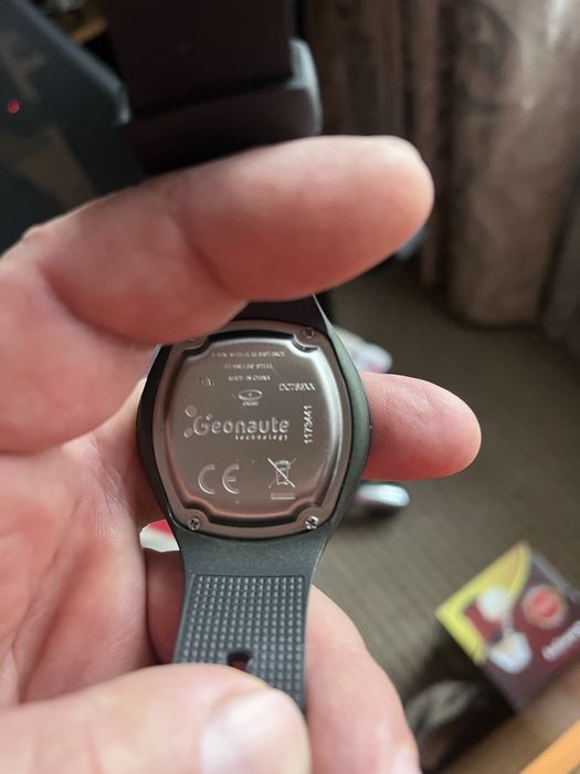 Електронний фітнес  годинник